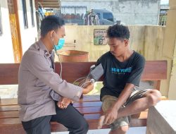 Dukung Program Keladi Sagu, Tim Medis Satgas Binmas Ops Damai Cartenz-2022 Layani Pengobatan Warga
