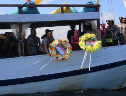 Teluk Bima Jadi Saksi, Upacara Tabur Bunga HUT Bhayangkara ke 76 Polres Bima Kota