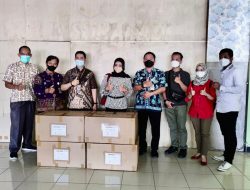 Dewi Aryani Berikan Bantuan 4000 Alat Test Antigen ke RSUD Suradadi