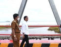 Presiden Jokowi Tinjau Jalan Lingkar Nias dan Jembatan Idano Sibolou di Nias Barat