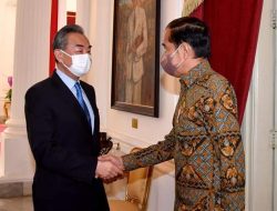 Presiden Jokowi Terima Kunjungan Kehormatan Menlu RRT
