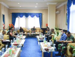 TNI-Polri dan Pemda Kab. Jayapura Gelar Pertemuan Bahas Permasalahan SMPN 1 Sentani