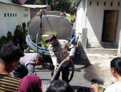 Bentuk Pelayanan Kepada Masyarakat, Kapolres Lombok Tengah Salurkan Bantuan Air Bersih