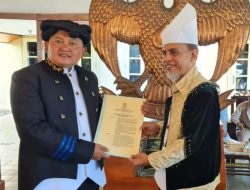 Kesultanan Ternate Nobatkan Komandan Lanud Leo Wattimena Sebagai Kapita Ngawa-Ngawa