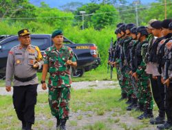 Sinergitas TNI-Polri, Satgas Yonif Raider 142/KJ Hadiri Apel Gabungan di Polres Yalimo