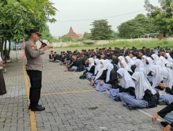 Cegah Tawuran Jelang Libur Nataru, Kapolsek Manyar Intensif Berdialog ke Pelajar SMK Islamic Qon