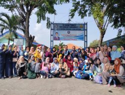 Siswa Beserta Orang Tuanya Sambut Kehadiran Ketua Umum Pengurus Yayasan Hang Tuah Di TK Hang Tuah 3 Surabaya