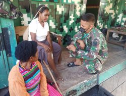 Sampaikan Keluhan Mama Papua Datangi Pos Satgas Yonif Raider 142/KJ