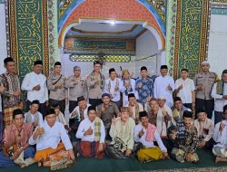 Kaporles Ogan Ilir Gelar Jumat Curhat Bersama Masyarakat Desa Pemulutan di Masjid Daarul Mutaqin