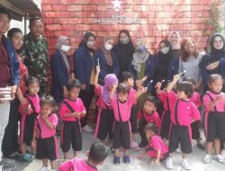 Pacu Semangat Belajar, Babinsa Gandekan Berikan Motivasi Dan Edukasi Kepada PAUD Pratama Bintang