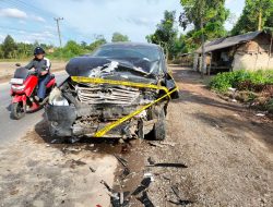 Diduga Lalai Dalam Berkendara Mengakibatkan Tabrakan, Personil Polres Ogan Ilir Cepat Tanggap Amankan Lokasi Kejadian