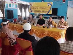 Jum’at Curhat, Kapolsek Gunung Megang Dengar Curhatan Warga Masyarakat