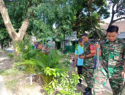Lestarikan Alam, Anggota Koramil 01/Laweyan Bersama Lurah Penumping Laksanakan Kegiatan Penanaman Pohon
