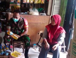 Jalinan Keakraban, Babinsa Ngemplak Komsos Dengan Pedagang Pasar Gagan