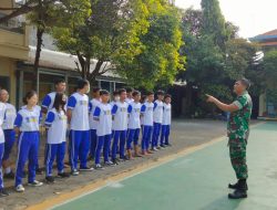 Bentuk Karakter Kedisiplinan Siswa, Bati Bakti TNI & Babinsa Kratonan Latih PBB