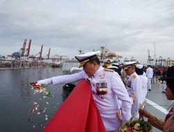 Peringati Hari Dharma Samudera 2023, Danpuspomal Mengikuti Upacara Tabur Bunga 