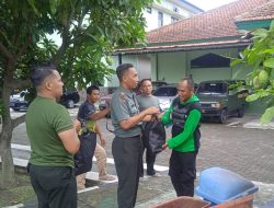 Tulus Ikhlas, Dandim 0735/Surakarta Berikan Bantuan Sembako Kepada Petugas Kebersihan Lingkungan