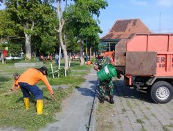 Babinsa Keprabon Pimpin Apel Pagi Dilanjutkan Kerja Bakti di Lapangan Pamedan Puro Mangkunegaran