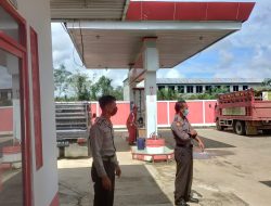 Patroli Rutin, Anggota Samapta Polsek Sengah Temila Sambangi SPBU