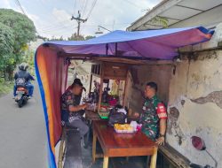 Secangkir Teh Hangat, Semangatkan Komsosnya Babinsa Kemlayan
