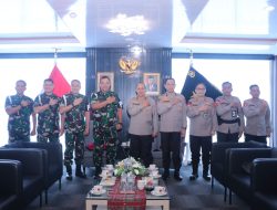 Wujud Sinergitas TNI-Polri Danpuspomad TNI Sambangi Mapolda Sumsel