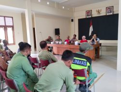 Babinsa Kemlayan Motivasi Tingkatkan Kedisiplinan Linmas