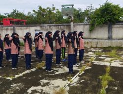 Babinsa Berikan Pelatihan PBB di Sekolah, Guna Tanamkan Kedisiplinan Siswa