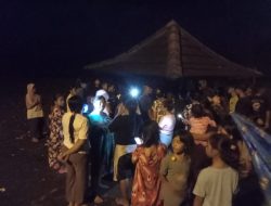Polsek Ampenan Evakuasi Penemuan Mayat Bayi Di Pantai Mujang
