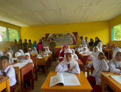 Kapolda Sumsel Kirimkan Bantuan Perlengkapan Sekolah Kepada SDN Pangkalan Desa Sukaraya