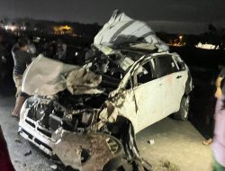 Melaju Dengan Kecepatan Tinggi, Mobil Penumpang mengalami kecelakaan dan Mengakibatkan Dua Penumpang Meninggal Ditempat