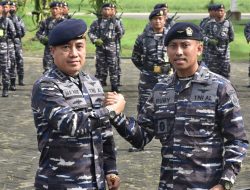 Komandan Wing Udara 2 Puspenerbal Mengukuhkan Komandan Skuadron Udara 200