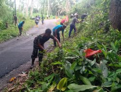 Ciptakan Lingkungan Yang Bersih, Anggota Koramil Doko Gelar Kerja Bakti Bersama