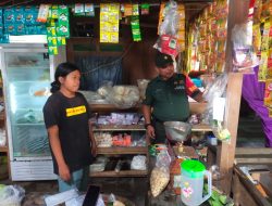Pantau Harga Sembako Babinsa Cek Kios – Kios di Wilayah