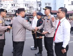 Kapolda Sumsel Berikan PIN Emas dan Piagam Penghargaan Kepada Personel Atas Prestasi yang Dicapai