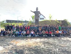 Cintai Lingkungan, Satgas Pamtas Yonif 645/Gty Bersama Instansi Perbatasan Gelar Jalan Sehat dan Karya Bhakti