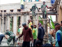 Mantapkan Kemanunggalan TNI-Rakyat, Babinsa Temayang Bojonegoro laksanakan Karya Bakti Pembangunan Musholla Desa Pandantoyo