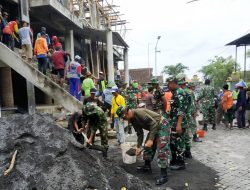 Babinsa Kepohbaru Bojonegoro, Bersama Masyarakat Gotong Royong Cor Masjid Ponpes Darul Istiqomah Desa Woro