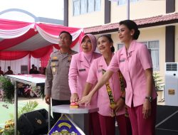 Ketua Pembina Yayasan Kemala Bhayangkari meresmikan Penyempurnaan Gedung SMP dan SMA