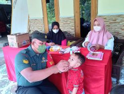 Wujudkan Balita Sehat, Babinsa Aktif Bantu Posyandu