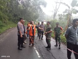Danramil Bersama Forkopincam Klego Cek Jalan Longsor Simo – Klego