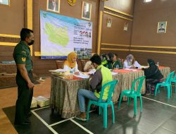 Babinsa Koramil 0818/20 Tajinan Monitoring Pembagian Sertifikat Tanah PTSL