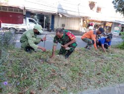 Babinsa Kemlayan Bersama Warga Tanam Pohon Mangga Madu