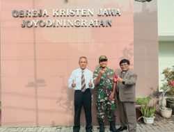Babinsa Kratonan Sambangi Gereja GKJ Joyodiningratan