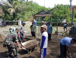 Bantu Atasi Kesulitan Warga Binaannya, Babinsa Koramil Sutojayan Selalu Hadir Di Tengah Masyarakat