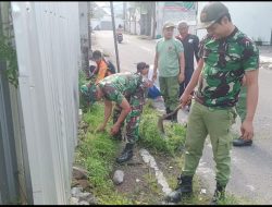 Minggu Bersih, Babinsa Tegalharjo Bersama Warga Laksanakan Kerja Bhakti