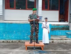 Babinsa Masuk Sekolah Serda Deny Hadi S Babinsa Koramil 0818/13 Kalipare Berikan Wasbang Pada Siswa-Siswi SMPN 2 Kalipare