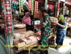 Babinsa Pantau Stabilitas Harga Sembako Di Pasar