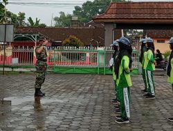 Koramil Ngemplak Latih PBB di SMK Kesehatan Donuhudan