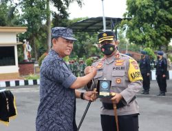 Kepala BNN Porvinsi NTB Berikan Penghargaan Kepada Kapolres Lotim Dan Enam Orang Anggota