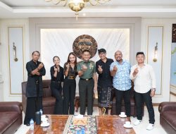 Ciptakan Lagu Tentang TNI, Jegeg Bulan dan Mr. Botax Akan Berkolaborasi dengan Kodam IX/Udayana